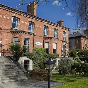 4* Pensión Ariel House